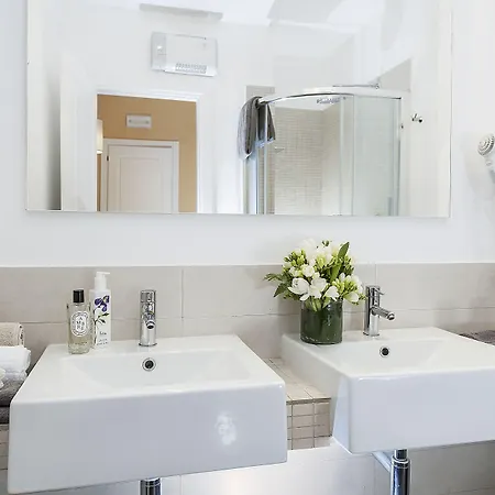 All'orologio 4* Roma